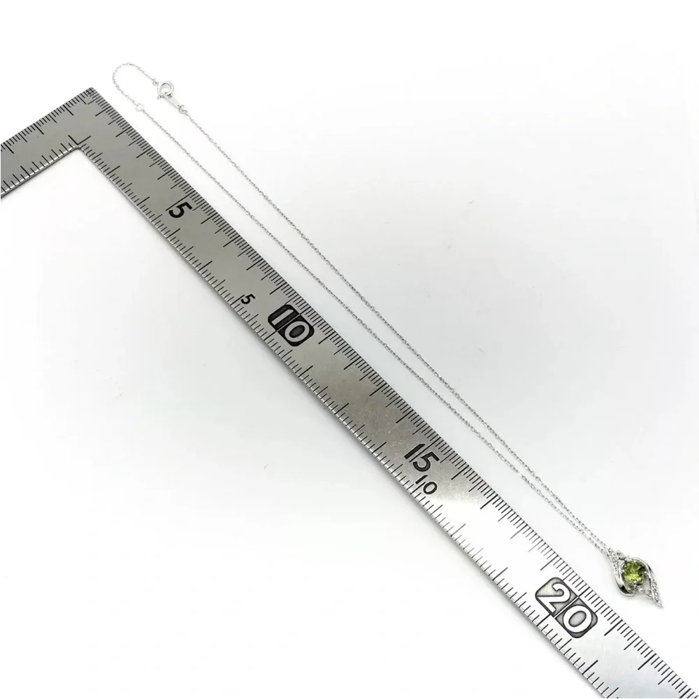 Stunning Peridot with Diamonds and white gold chain - Picture 6 of 12